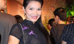 "Nhức mắt" với áo dài xuyên thấu của Kiều Trinh