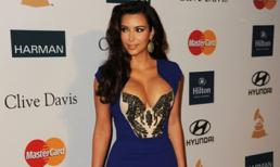 “Đã mắt” vì váy “phô” vòng một của cô Kim