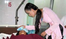 "Nếu Mai Phương Thúy hạ nhục áo dài lấy tiền từ thiện"