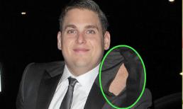 Sao phim mặc quần rách đũng lên thảm đỏ