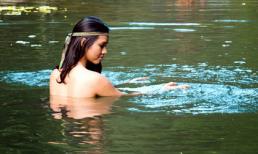 Á hậu Hoàng My gây chú ý với cảnh tắm...