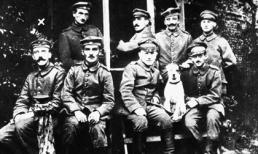 Lộ diện con trai bí mật của Hitler với thiếu nữ 16 tuổi