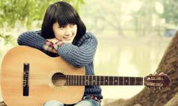 Hot girl Phương Thảo quá đẹp bên cây đàn Ghi ta