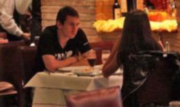 Messi cùng bạn gái du hí Paris, nghỉ khách sạn 5 sao