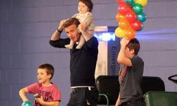 Vợ vắng nhà, Becks một tay chuẩn bị tiệc sinh nhật cho con trai 