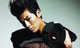 Se7en tự "khoe" ảnh quần rách trên sân khấu