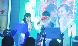 Màn cầu hôn lãng mạn tại một phòng trà ở Sài Gòn