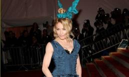 Sao già mà vẫn "lố"