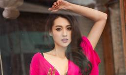 Trữ Đan Lâm gợi cảm với phần ngực trễ nải