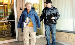 Người phụ nữ cướp ngân hàng để... mua răng