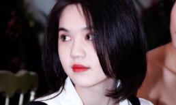 Ngọc Trinh khoe da trắng, môi hồng