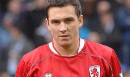 Stewart Downing may mắn thoát tội 