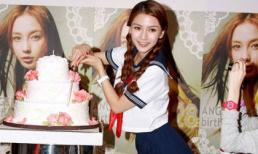 Ngắm sao trong bộ đồng phục nữ sinh