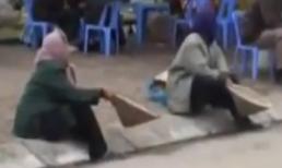 Cái bang lết cửa Đền Trần