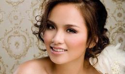 Hoa hậu Diễm Hương khoe vòng 1 căng tròn