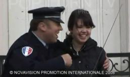 Lái siêu xe... 'quậy' cảnh sát