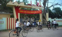 Nữ sinh đang ngồi học bỗng dưng lên … bàn đẻ