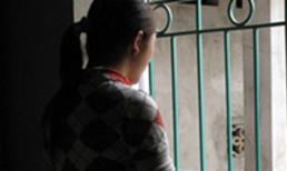 Nữ sinh tố bị thầy tước "cái ngàn vàng"