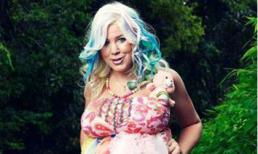 Nữ diễn viên nổ ngực khi đóng phim