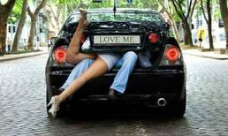 Bi hài chuyện sex trên xe hơi