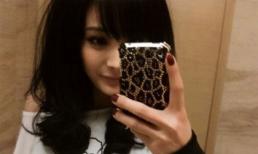 Sao Hoa ngữ "tự sướng" với iPhone