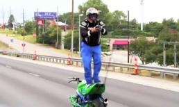 'Rợn người' với màn trình diễn của quái xế