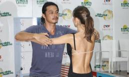 BNHV năm 2012: Quách Ngọc Ngoan đang cầm đèn đỏ