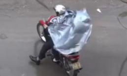 Clip giông gió bất ngờ đổ bộ Hà Nội