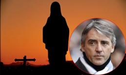 Man City mất ngôi đầu, Mancini tới đất Thánh cầu may