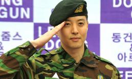 Lee Dong Gun xuất ngũ