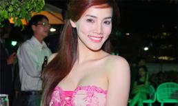 Trang Nhung khéo khoe nét sexy