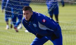 Macheda một mình chống lại FA