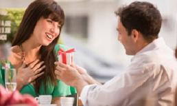 Cười vỡ bụng chuyện tặng quà 8/3