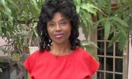 Bà lão 70 trông trẻ như thiếu nữ