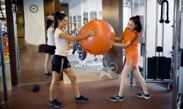 Theo chân 2 nữ diễn viên xinh đẹp tới phòng tập gym