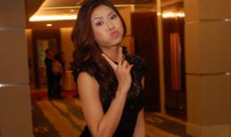 Hoa hậu Nguyễn Thị Loan chu môi làm duyên