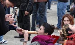 Lễ hội sùng bái… "của quý"