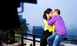 Hoàng Hải hôn đắm đuối gái lạ trên ban công