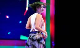 Thu Minh 'lộ hàng' vì nhảy quá sung