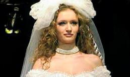 Dùng thi thể con gái làm ma nơ canh