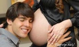 Hình ảnh 'không thể yêu hơn' của gia đình Kaka