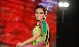 Diễm Hương biến hóa đa sắc màu trên sàn catwalk