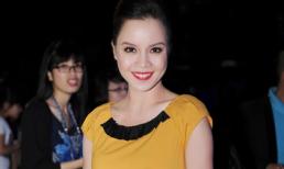 Mặc hàng hiệu thanh lịch như Á hậu Ngọc Oanh