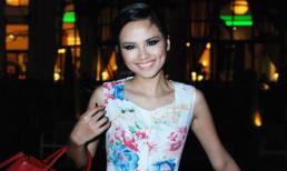 Diễm Hương diện váy hoa, đi dép lê như 'gái quê'