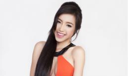 Elly Trần lấy tóc che ngực khủng