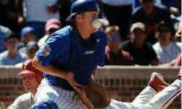 Hài hước tai nạn hiếm có trong bóng chày!