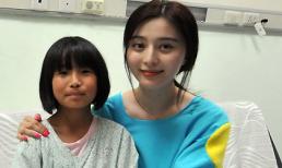 Phạm Băng Băng mặt mộc xinh đẹp đi làm từ thiện