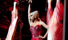 Lady GaGa lại diện váy thịt sống biểu diễn