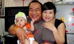 Vợ chồng Hiếu Hiền hạnh phúc khoe con