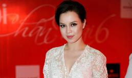 Ngọc Oanh và phong cách dự tiệc hoàn hảo